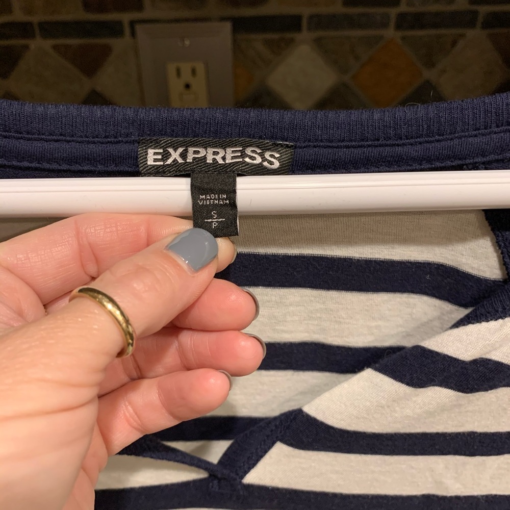 Express Top - Picture 2 of 2